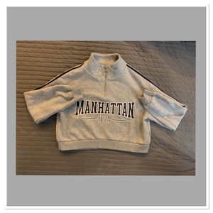 HARDLY USED Manhattan crop top sweater
